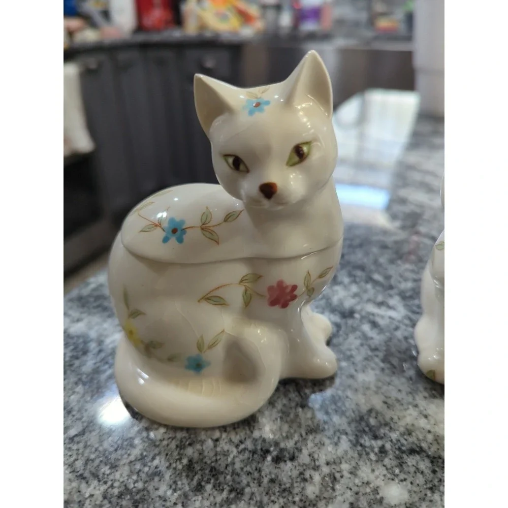 Vintage Enesco-Floral Cat Sugar Bowl & Creamer Green Eyes Flowers Kitties Kitty